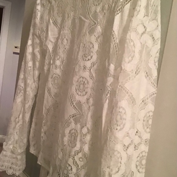 Beautiful white lace vintage look top - Picture 5 of 5
